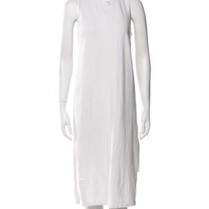 Elegant White Sleeveless Dress